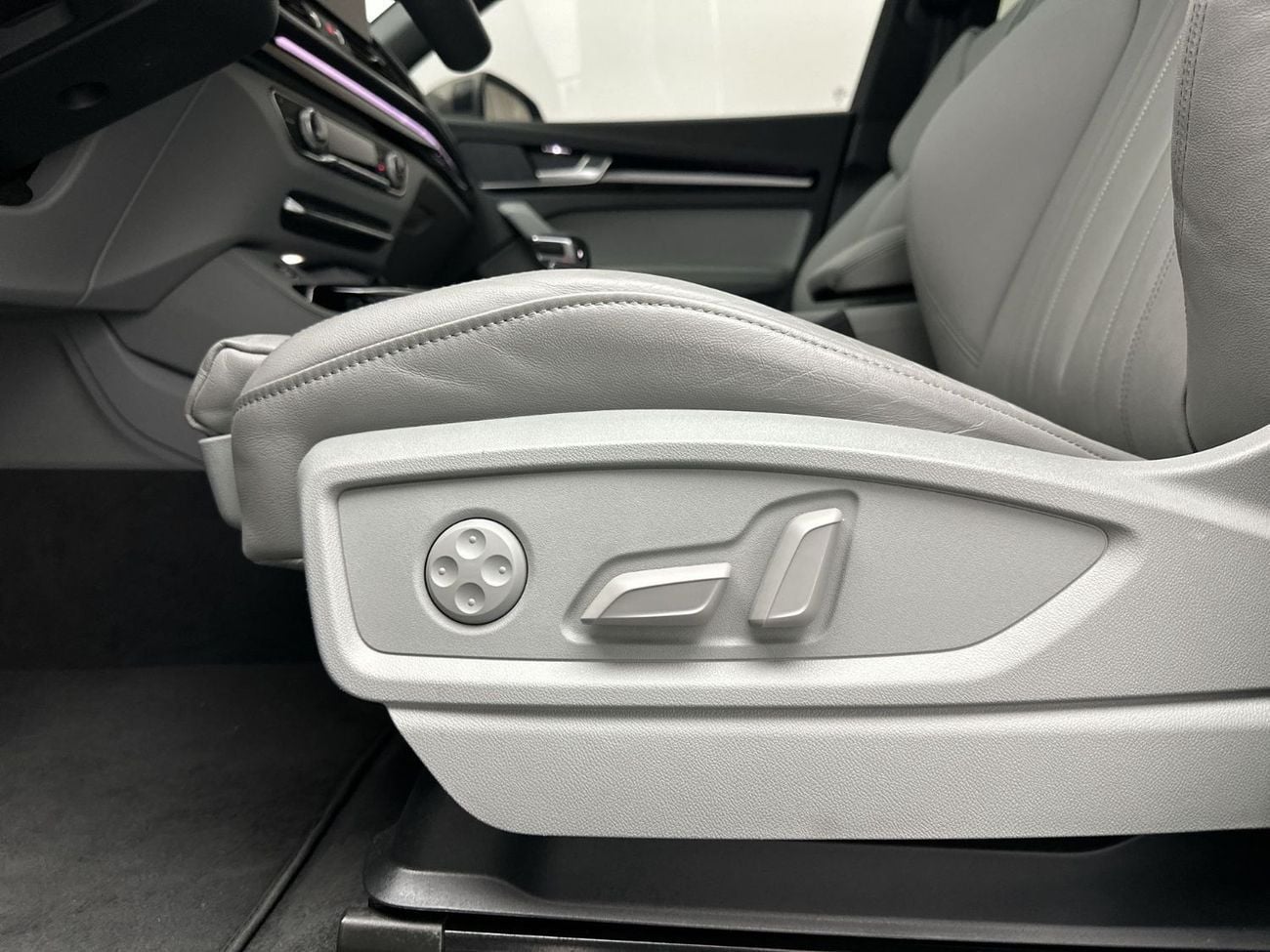 Audi Q5 45 TFSI S-LINE quattro 249hp (Ref# 93948)