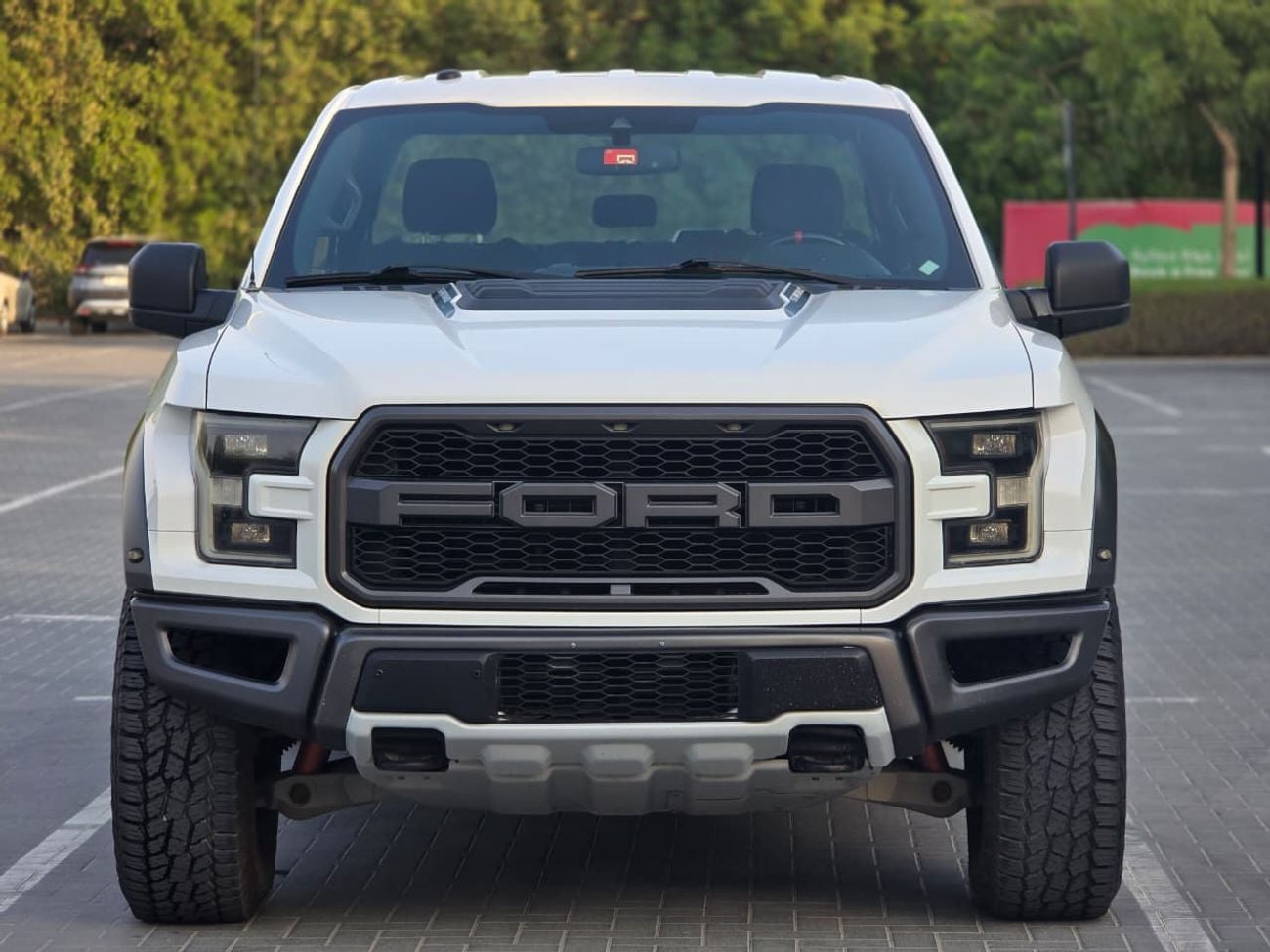 Ford F-150 RAPTOR CREW CAB MID Ford F-150 Raptor 2019 | GCC Specs | Orginal paint | Pristine Condition | 2Keys | Single owner |