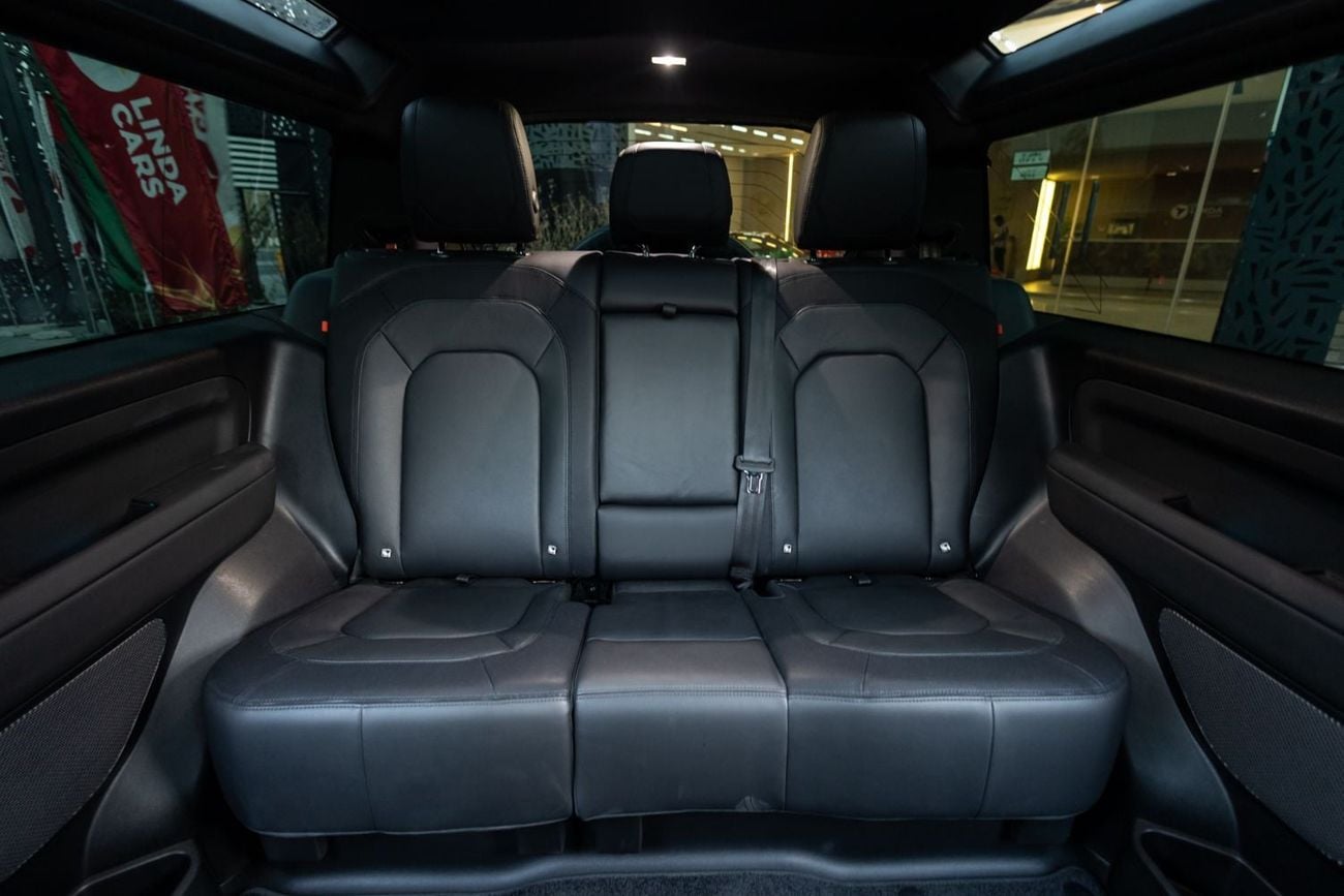 Land Rover Defender 90 X-DYNAMIC SE P300 Land Rover Defender 90 X-Dynamic SE P300 2024 GCC | Agency Warranty