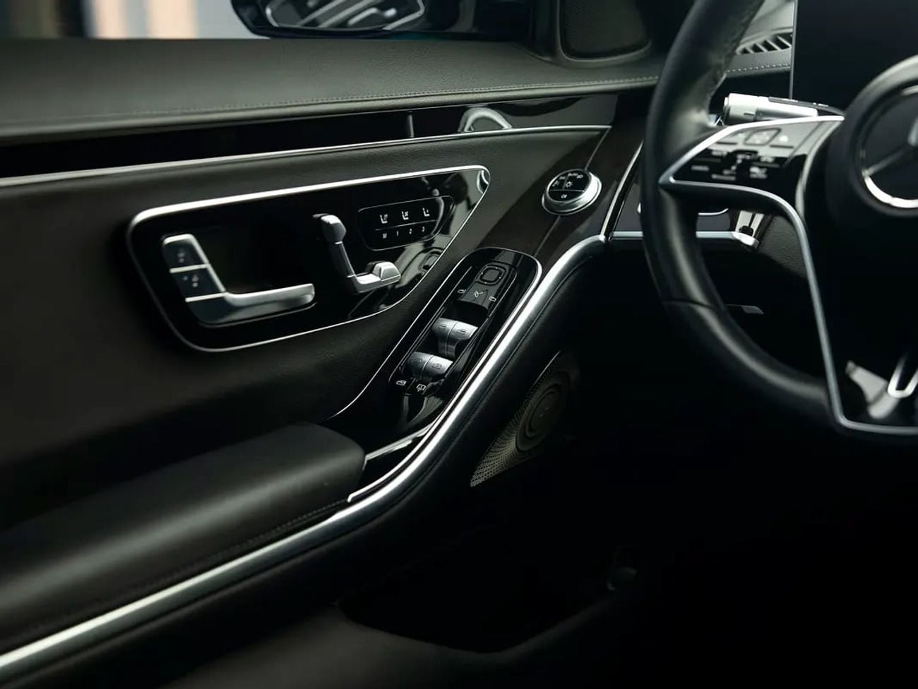 مرسيدس بنز S 500 4MATIC L Burmester Sound | Heated & Ventilated Seats