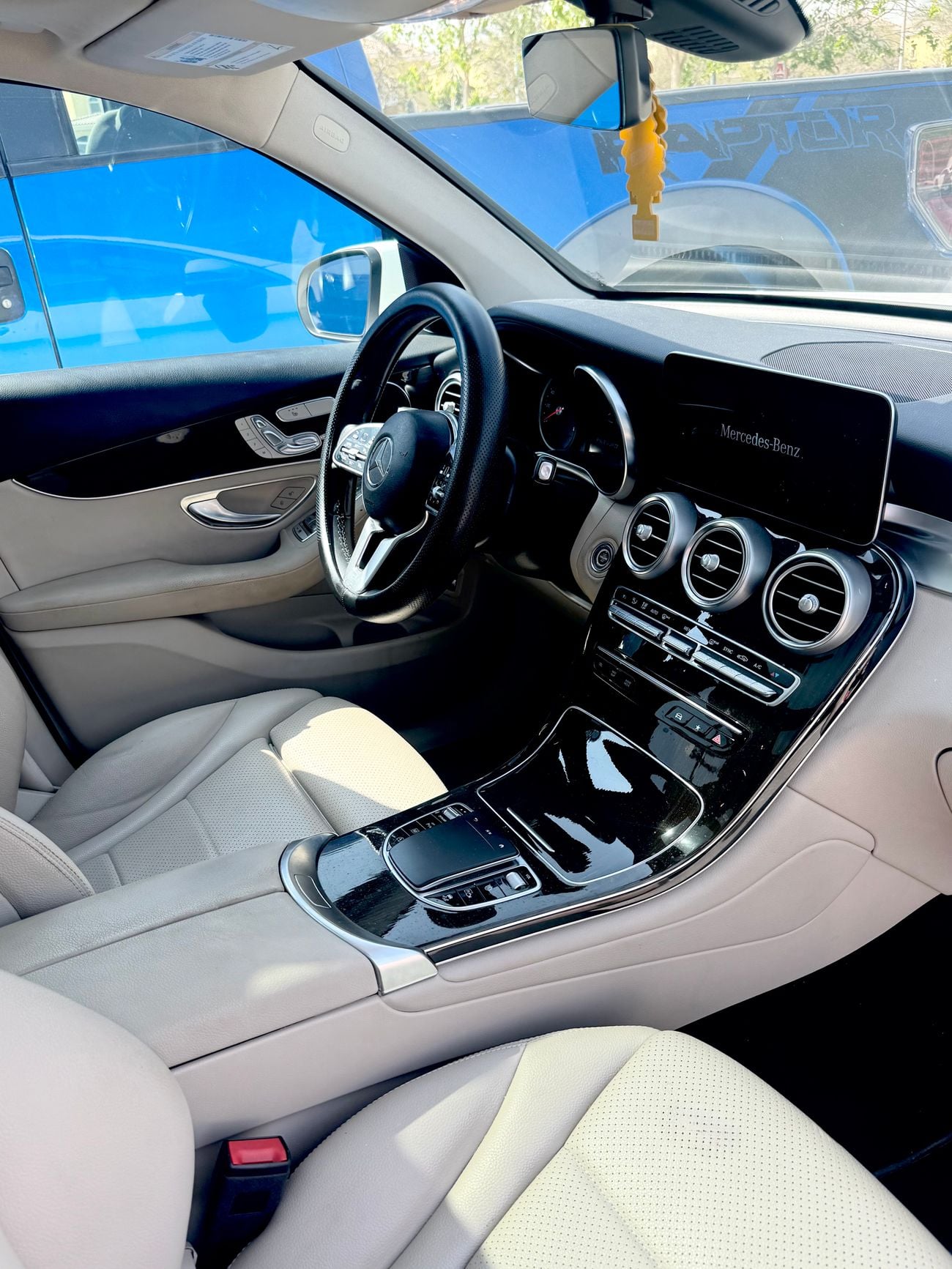 Mercedes Benz GLC 300 E 4MATIC PREMIUM