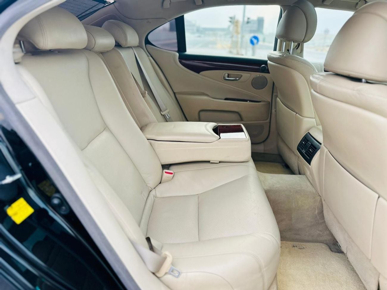 لكزس LS 460 بريمير SWB