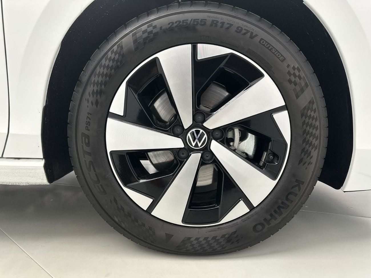 Volkswagen Passat HIGHLINE Passat B-Line Comfortline 1.5L | Ex-Demo | Full Safety Package | ACC | Keyless Entry | LED Headlight
