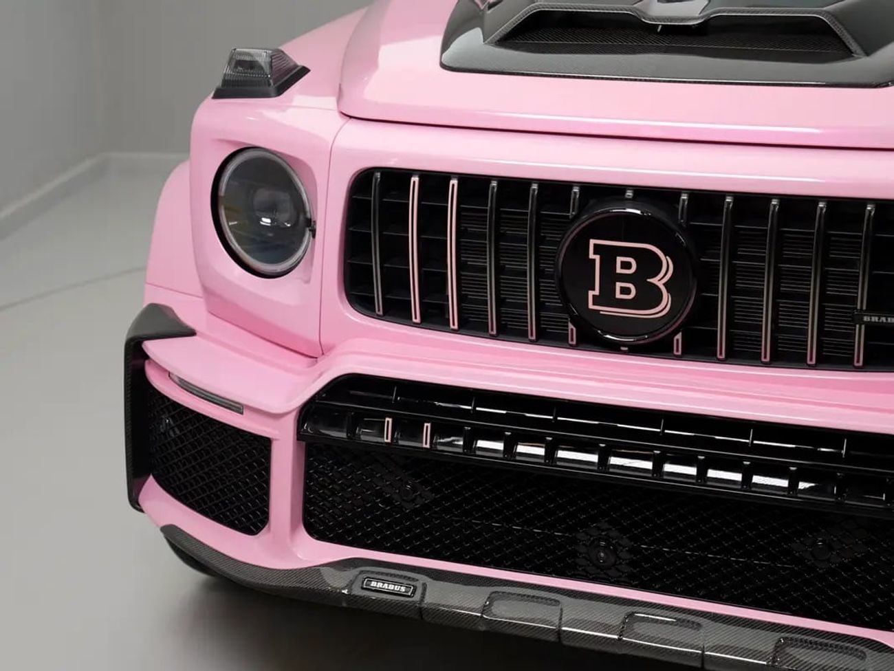 Mercedes Benz G63 AMG STANDARD EXCLUSIVE G63 AMG | WARRANTY | Pink Leather Interior | Carbon Exterior Package