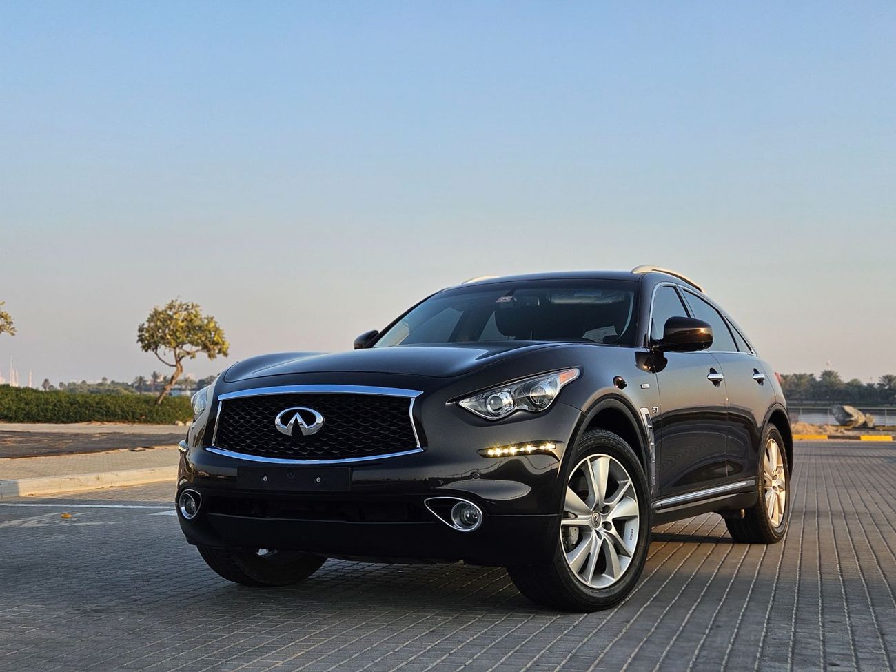 إنفينيتي QX70 إكسيلنس
