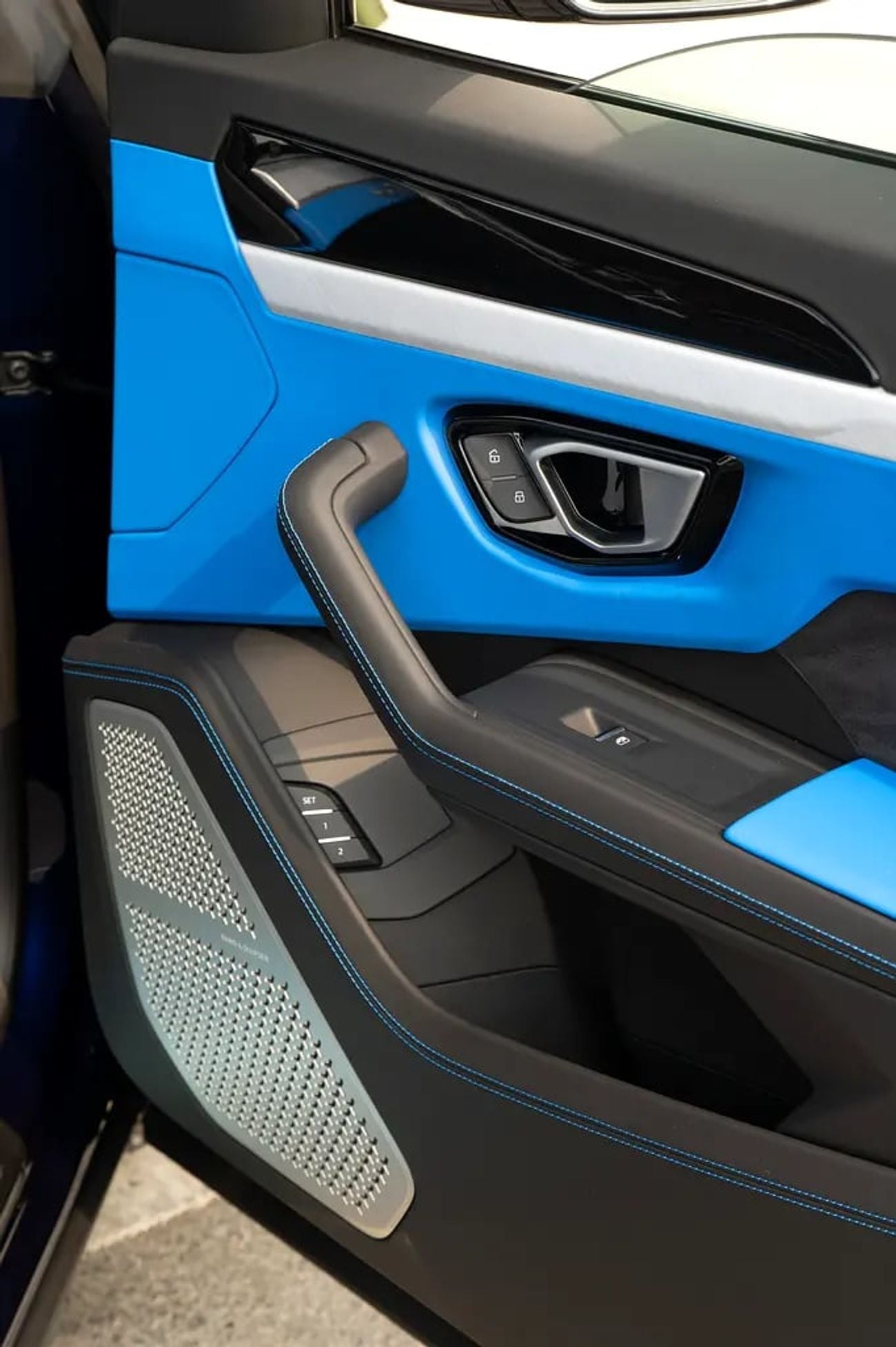 Lamborghini Urus STANDARD Japanese Specs | Power Craft Exhaust | Carbon Upgrades