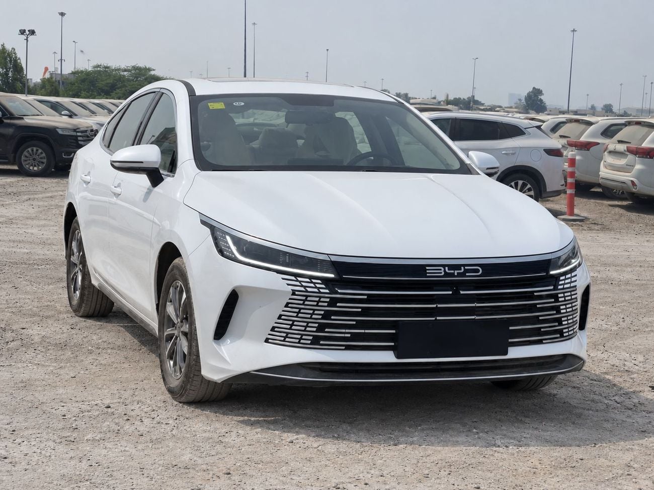 BYD Destroyer 05 Luxury Edition ECTB - 8. BYD Destroyer 05 2025 55 Luxury Edition – Petrol Auto – White with Black