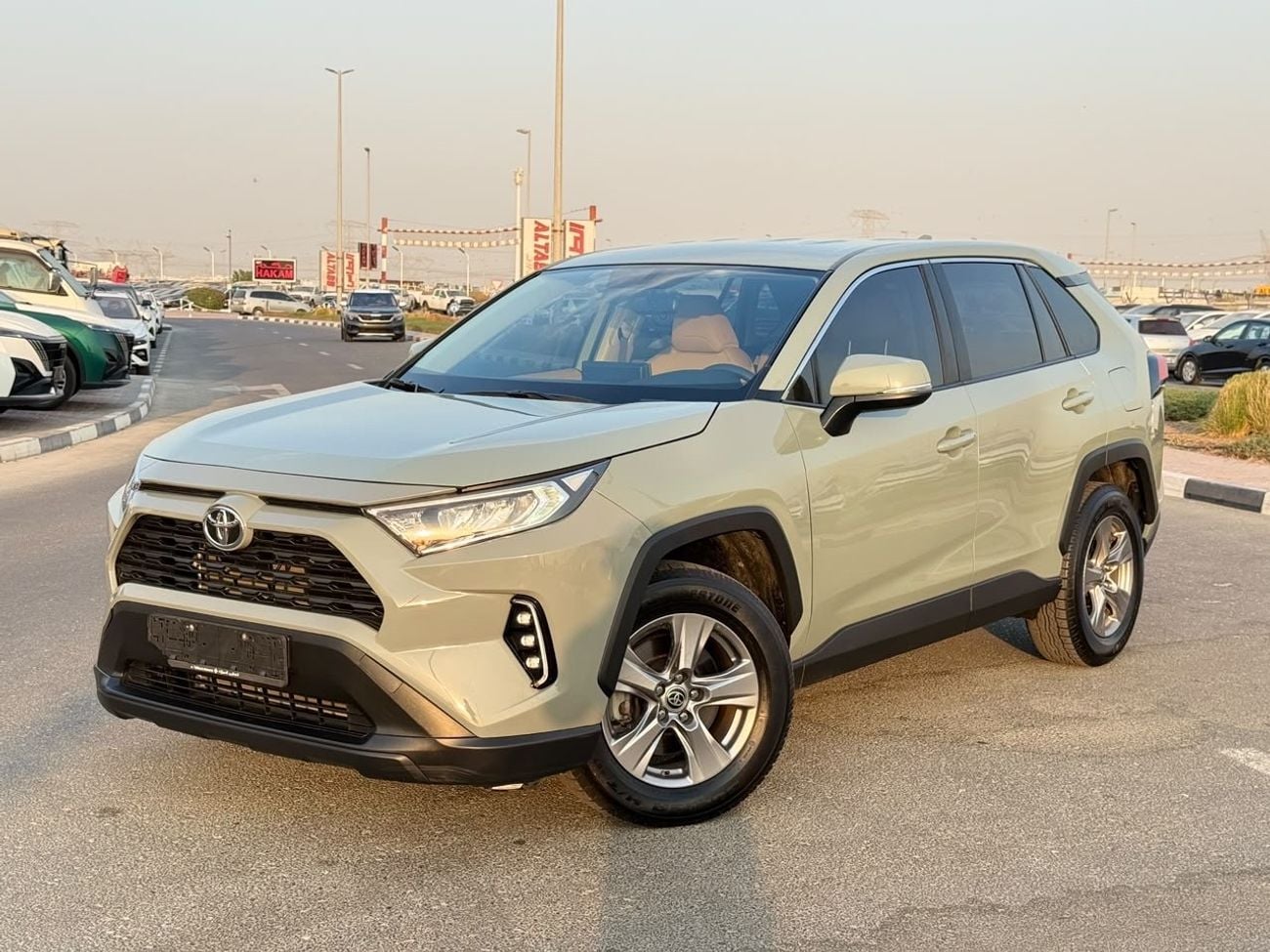 Toyota RAV4 EX RAV4 GCC 2023 model mid option
