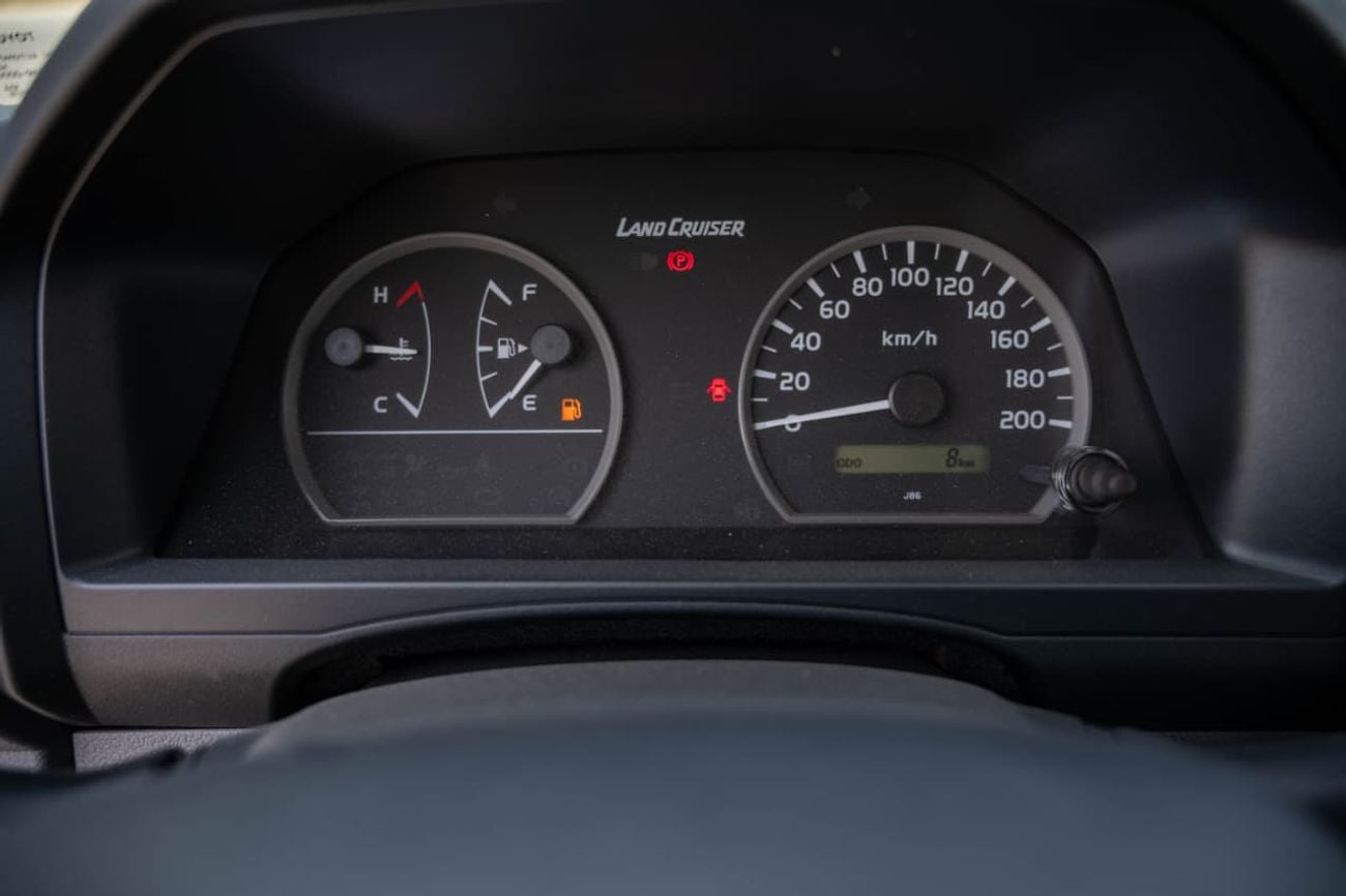 Toyota Land Cruiser Pick Up LC79 SINGLE CABIN 2.8L T/DSL STD DL-E AUTOMATIC