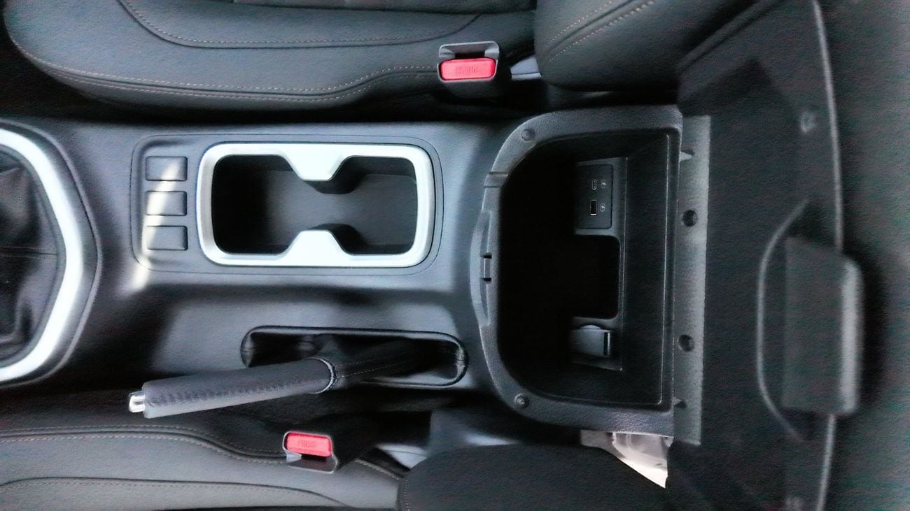 Nissan Navara 2025 Nissan Navara | 2.5L Petrol | 160 HP | Manual | 4x4 | GCC Specs