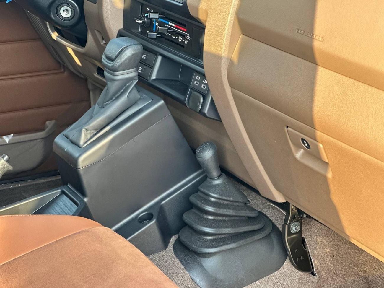 Toyota Land Cruiser 70 LC71 LX