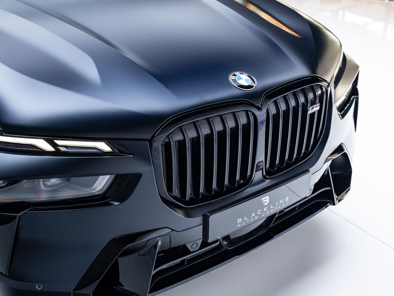 بي أم دبليو X7 M60i XDRIVE