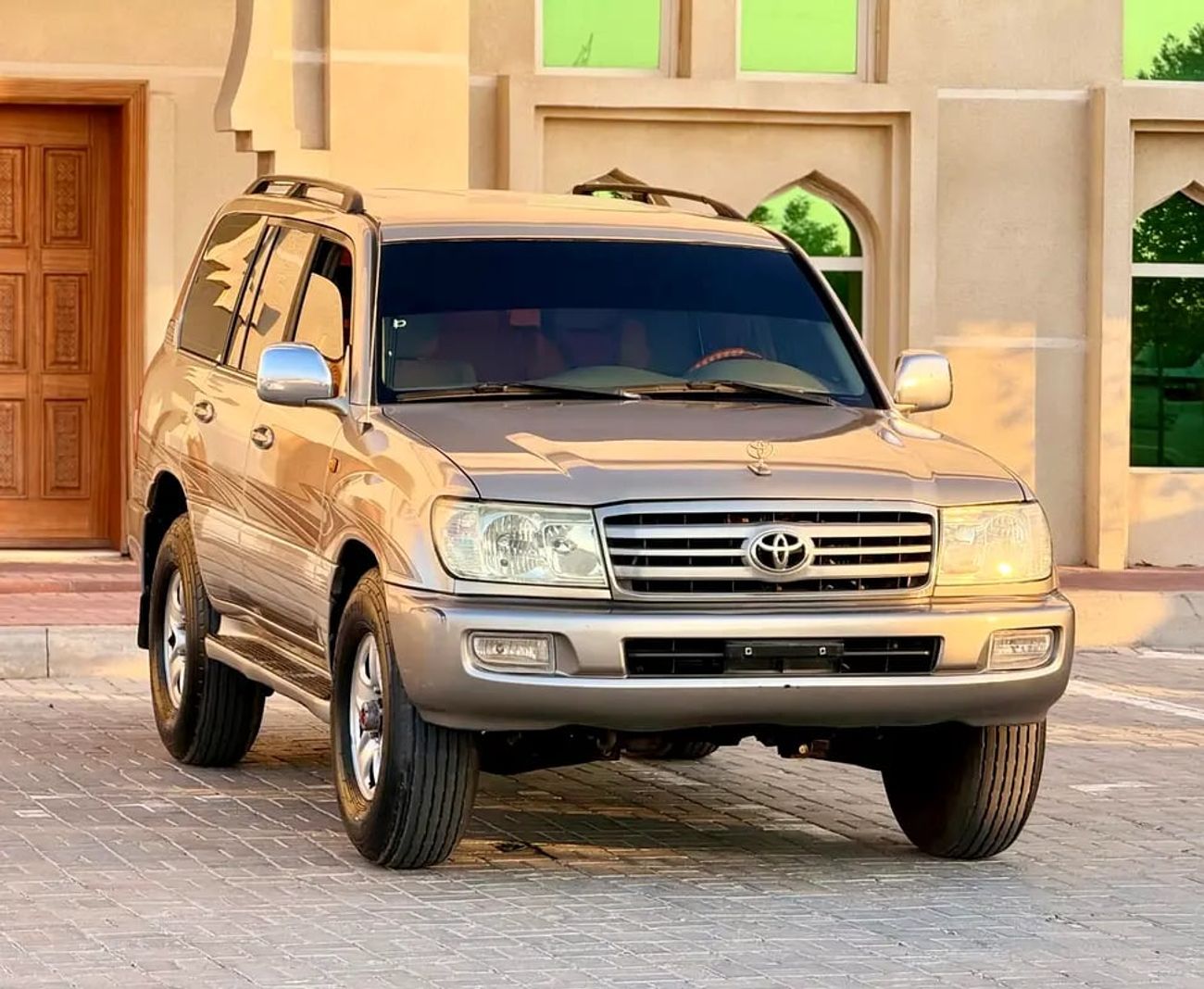 Toyota Land Cruiser لاند كروزر موديل GXR بحالة ممتازة GXR GCC Specs