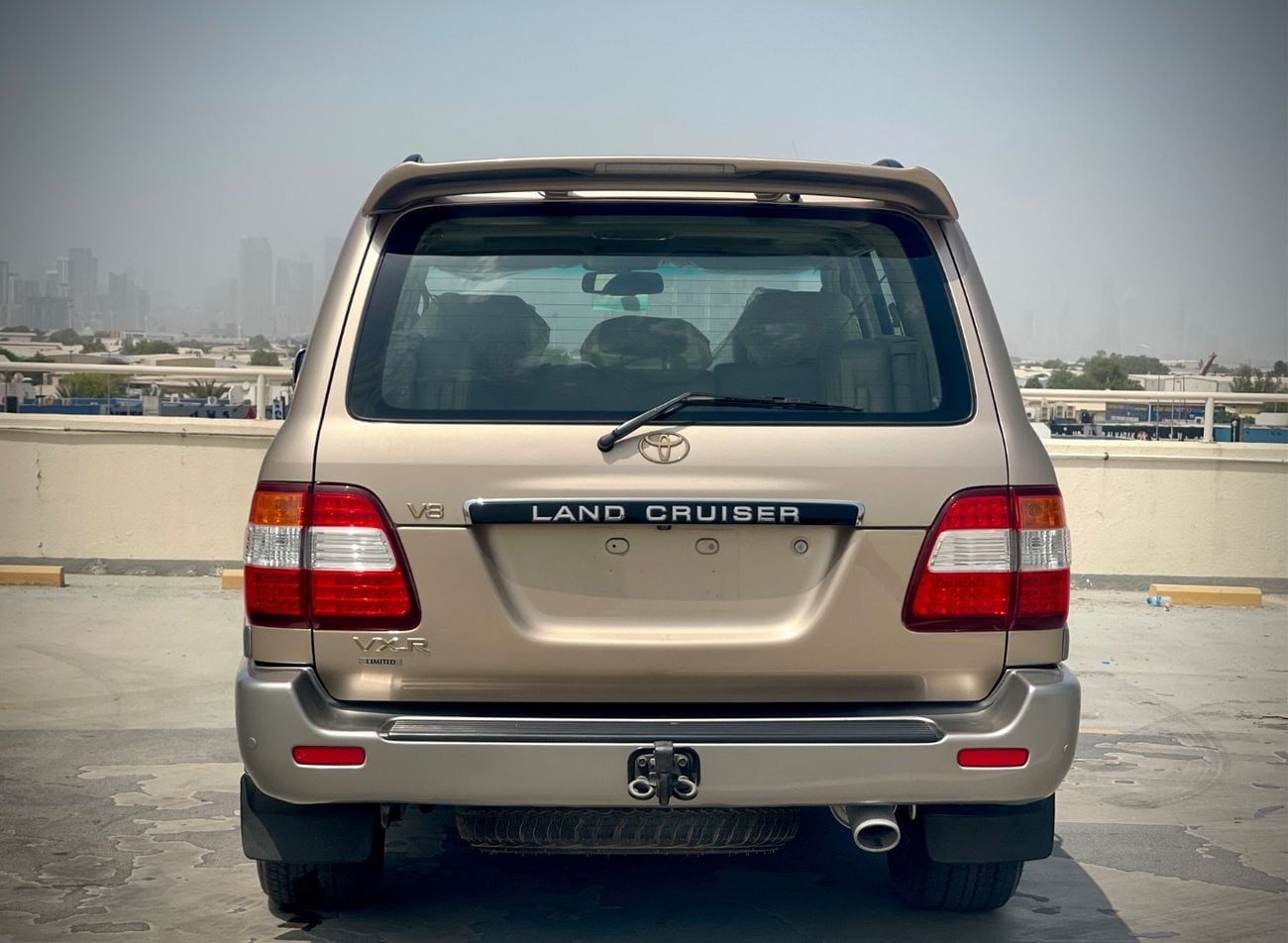 تويوتا لاند كروزر VXR TOP LTH عداد كيلومترات منخفض، طلاء أصلي