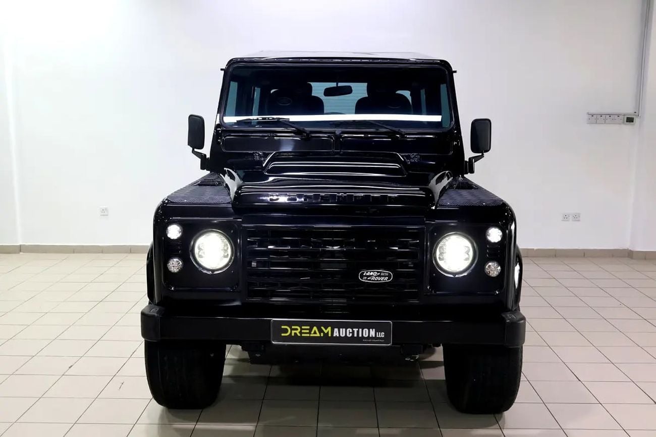 Land Rover Defender !! || GCC Specs || Manual || Super clean