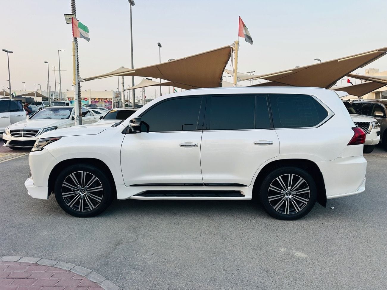 Lexus LX570 PLATINUM SIGNATURE