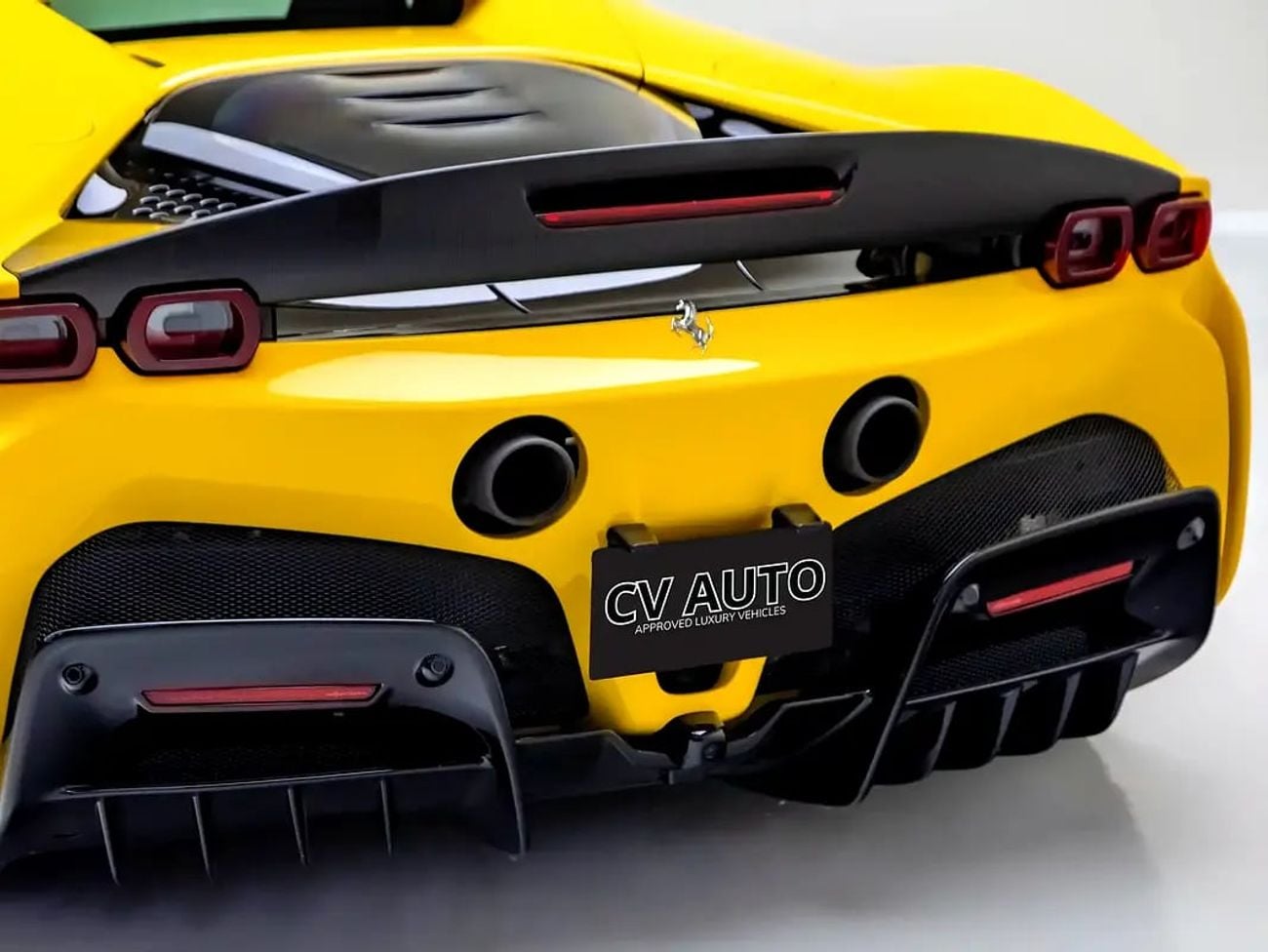 فيراري SF90 ستراديل Assetto Fiorano | With Service Contract