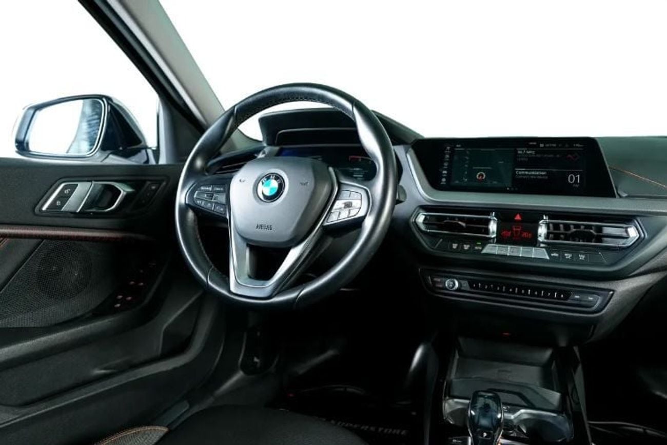 BMW 120i M SPORT