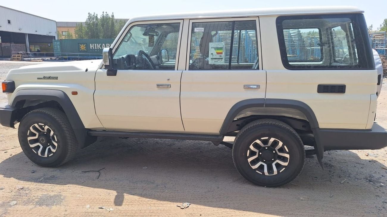 Toyota Land Cruiser 70 LC76 LX