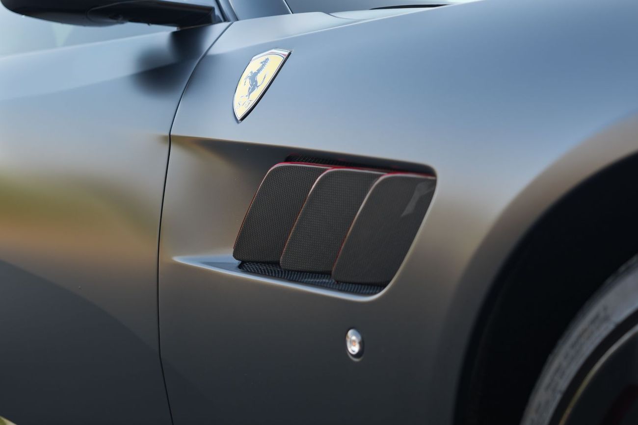 فيراري جي تي سي 4 لوسو LUSSO