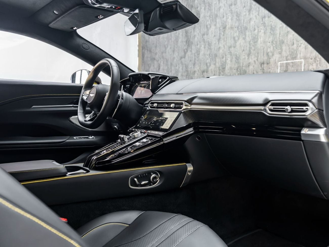 Aston Martin Vantage STANDARD BUY NOW, PAY 2027 | THE BLACKLINE STANDARD | Aston Martin Warranty + Service, GCC, Low KMs