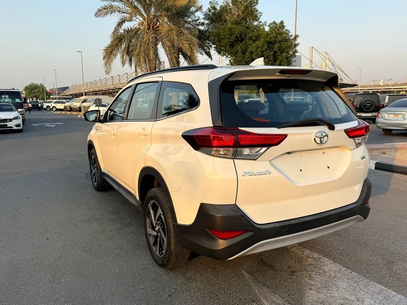 Toyota Rush EX - GCC Specs - Perfect Family