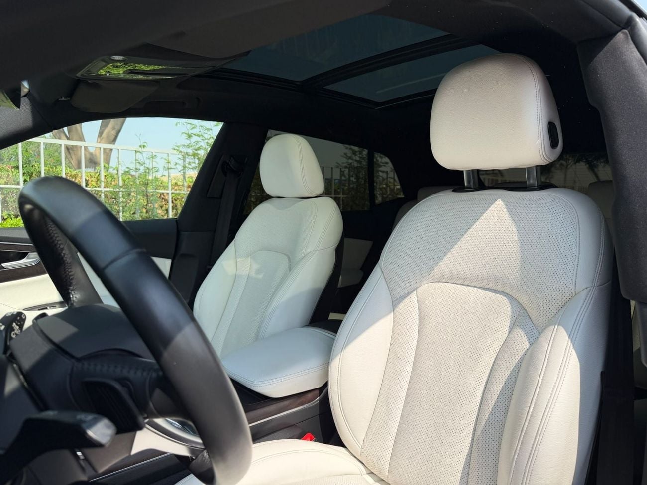 Audi Q8 55 TFSI S-LINE Audi Q8 2019 Gcc V6 o e owner