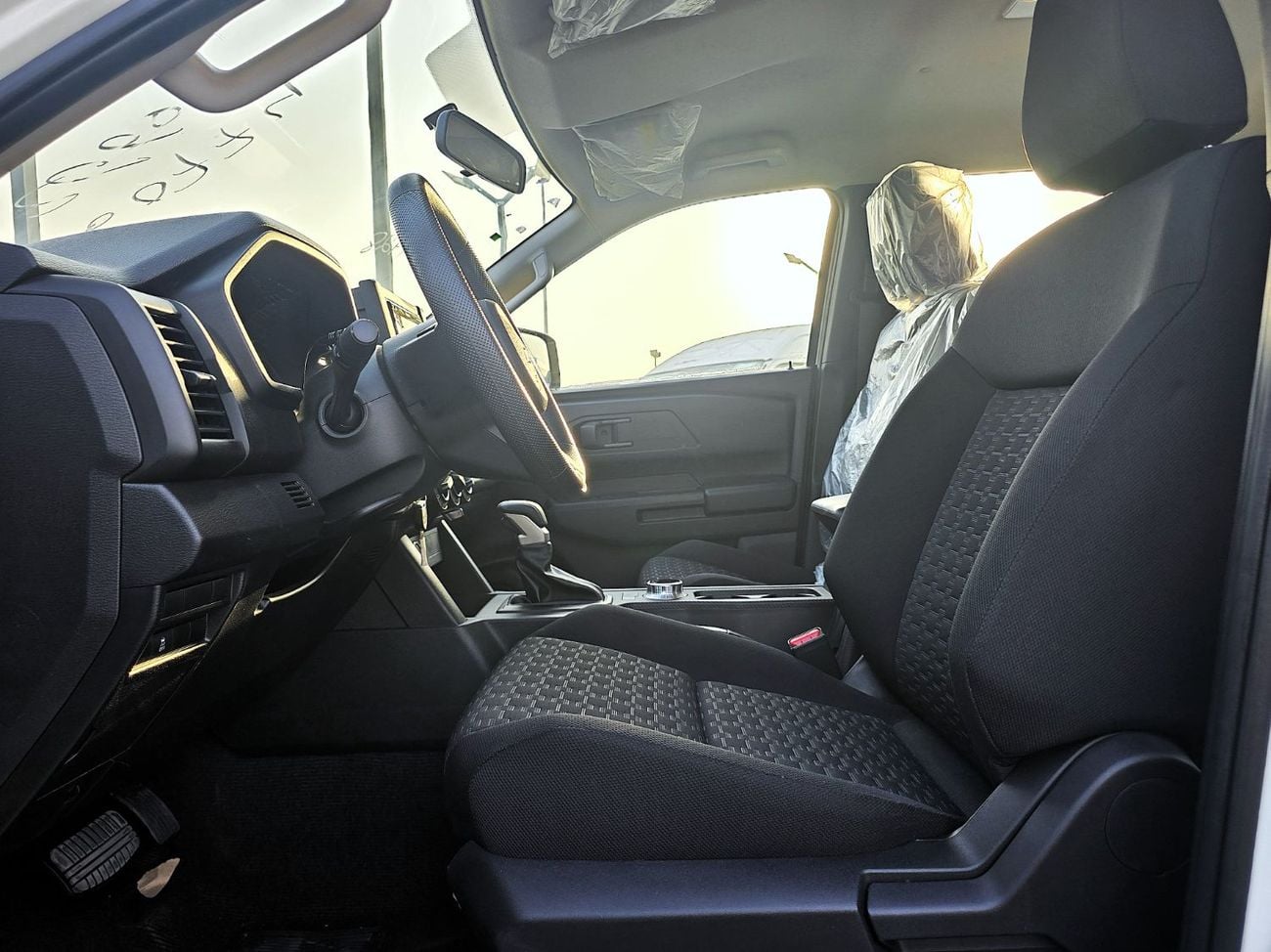 Mitsubishi L200 Mitsubishi L200 Pick Up M_Line Mitsbishi L200 Pick Up 2.4L A/T Diesel 4*4 M_Line GCC White color 2026 Model