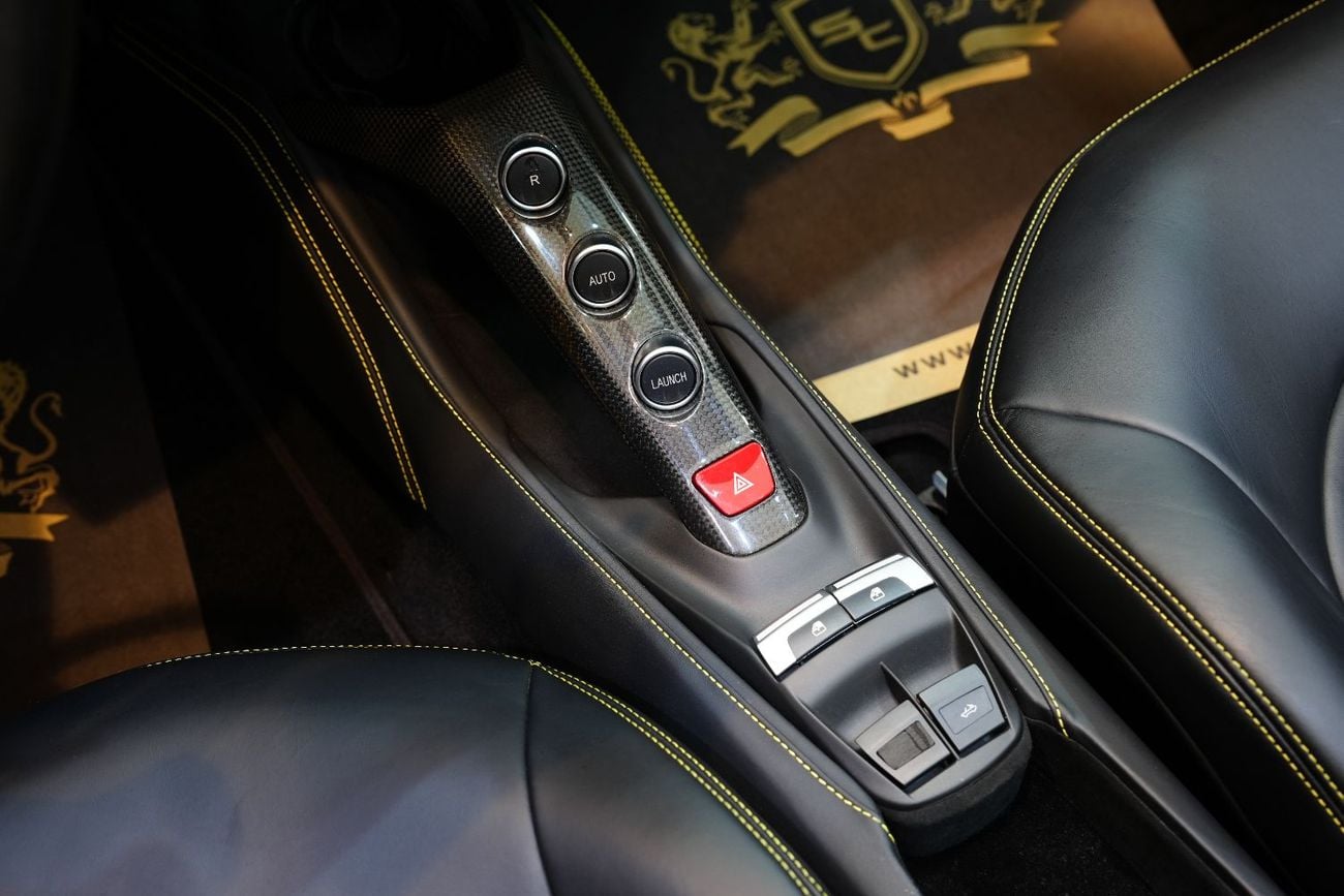 Ferrari 488 Spider STANDARD Carbon Fiber Pack, Passenger Display, JBL Audio, GCC Specs!!