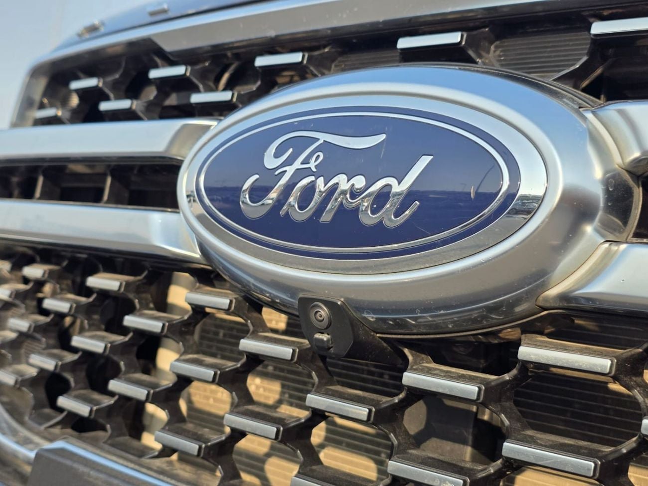 Ford Everest diesel 3.0L Platinum liter RHD ,7 seater only for export available