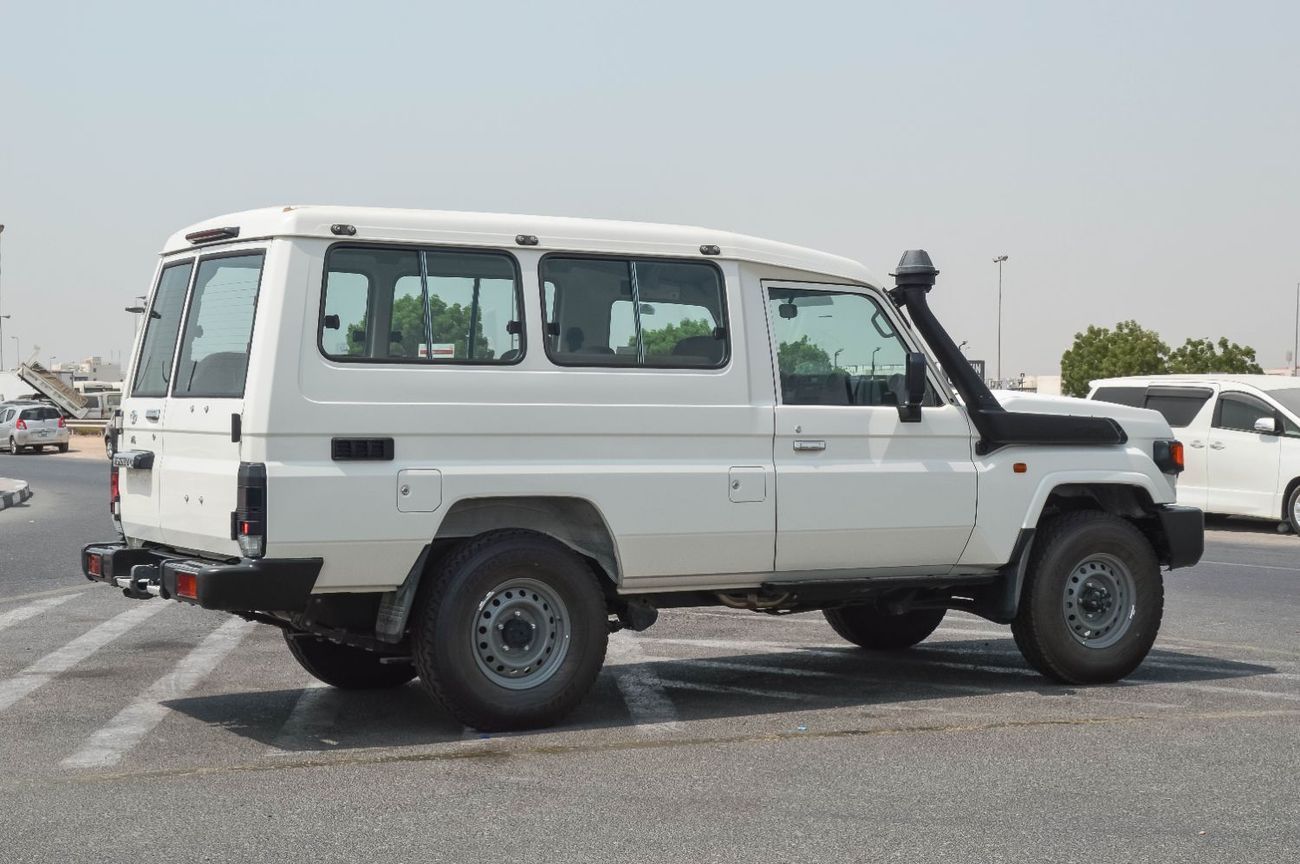 تويوتا لاند كروزر 70 LC 78 HARDTOP 4.0L MT TOYOTA LAND CRUISER AMBULANCE 4.0L 4WD AT SUV 2025
