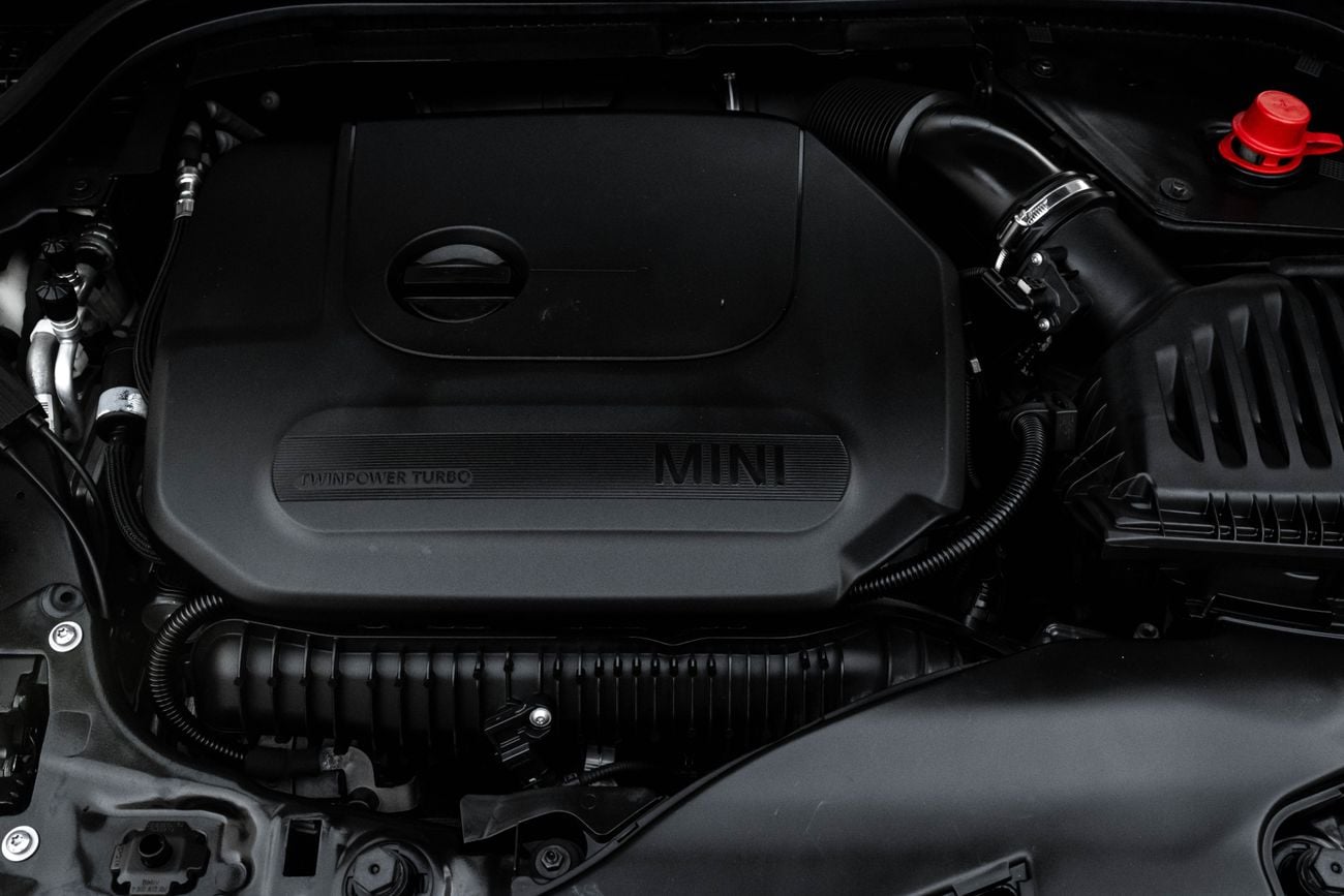 Mini Cooper S JCW Kit | 1,175 P.M | 0% Downpayment | Amazing Condition!