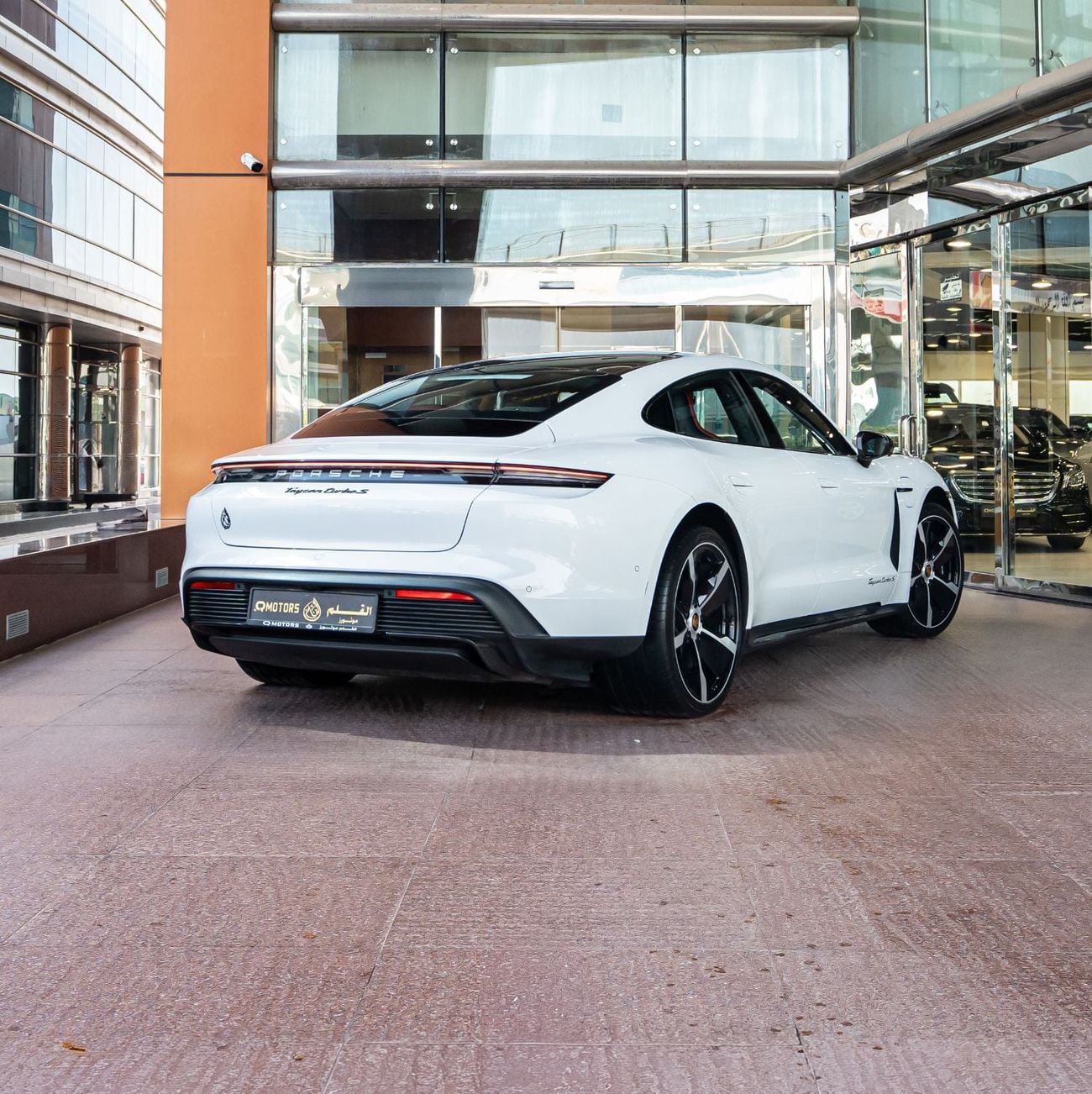 بورش تايكان TURBO