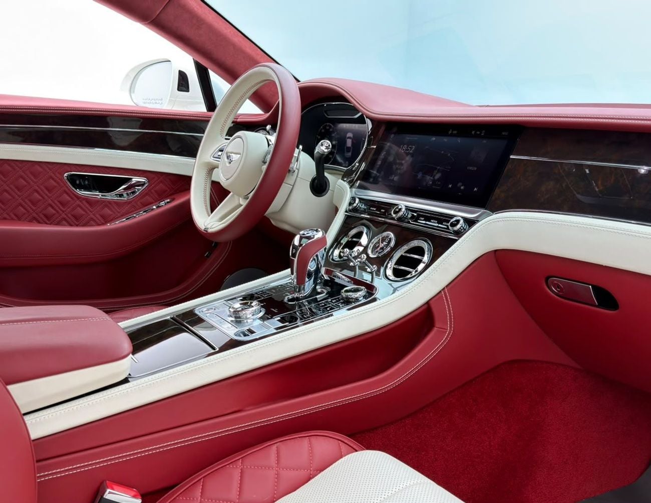بنتلي كونتيننتال جي تي STANDARD
