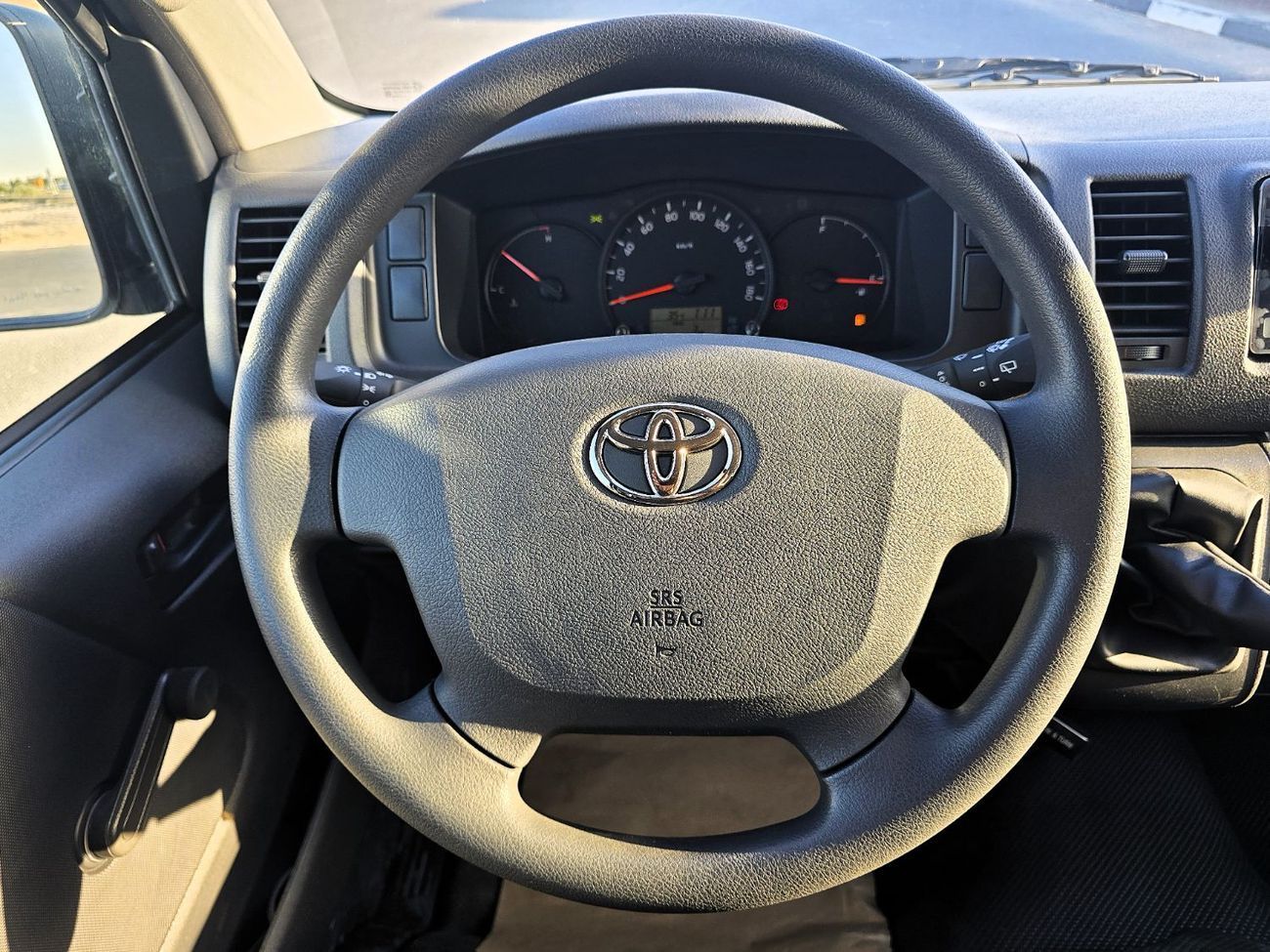 تويوتا هاياس GL Toyota Hiace Std Roof 15 Seater 2.7l Petrol M/T RWD White Color 2026 Model