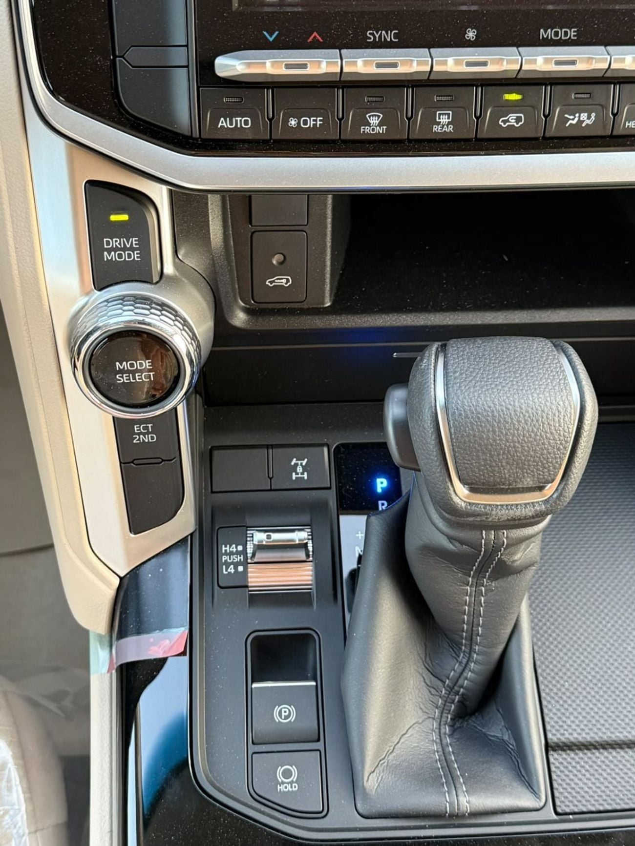 Toyota Land Cruiser GXR 3.3L TWIN TURBO DIESEL BASIC OPTION WITHOUT SUNROOF 2026 MODEL