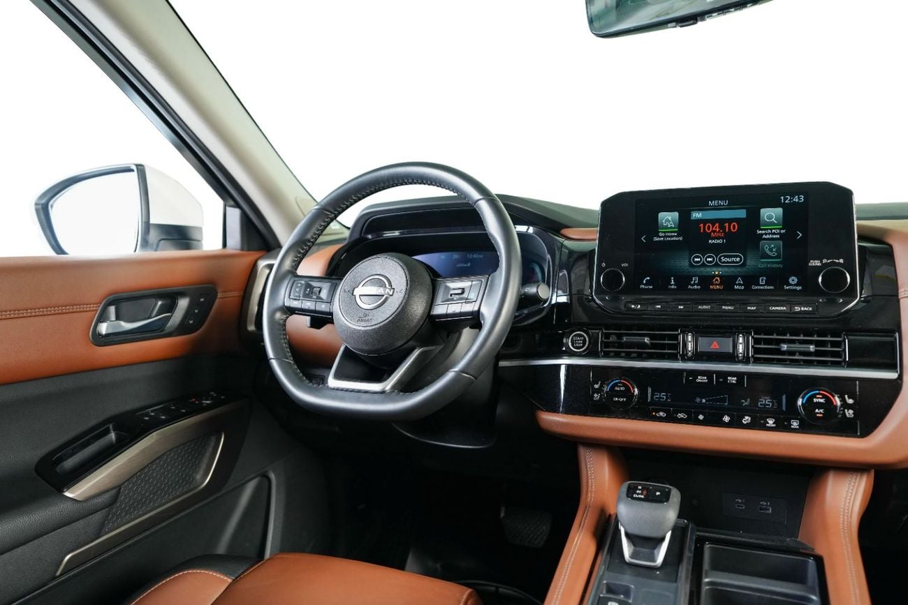 Nissan Pathfinder SL 4WD-GCC-7 Seats-AW Rostamani Warrant Until 2029-Service Contract Until 2028