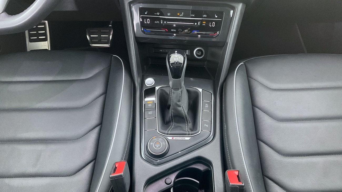 Volkswagen Tiguan R-LINE PREMIUM | Guaranteed Warranty | 0 Down Payment