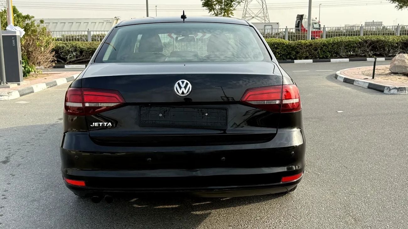 Volkswagen Jetta SE GCC Specs , excellent condition