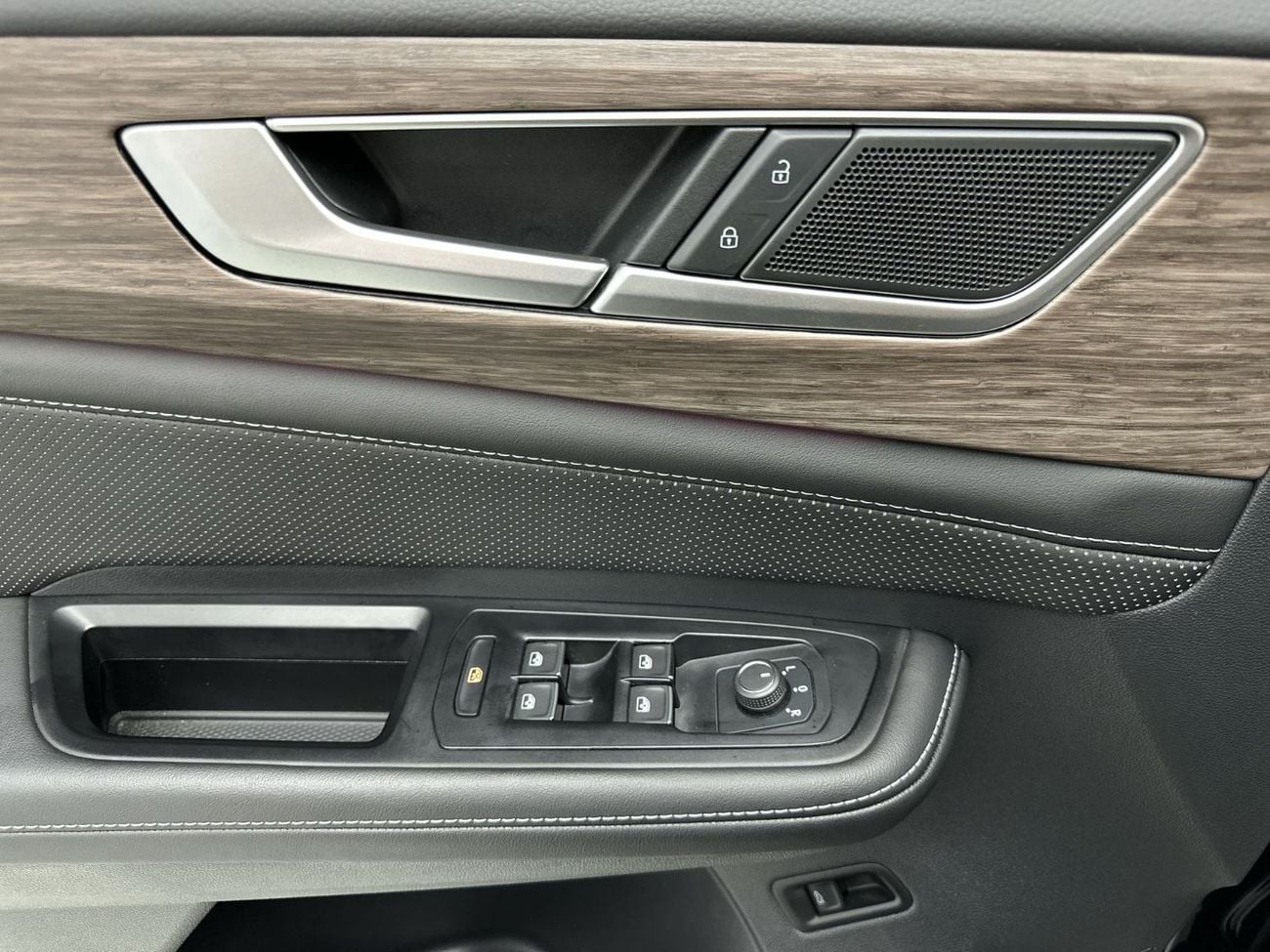 فولكس واجن تيرامونت COMFORTLINE 2.0L Panoramic Sunroof | 12" Infotainment | Digital Cockpit Pro | Keyless