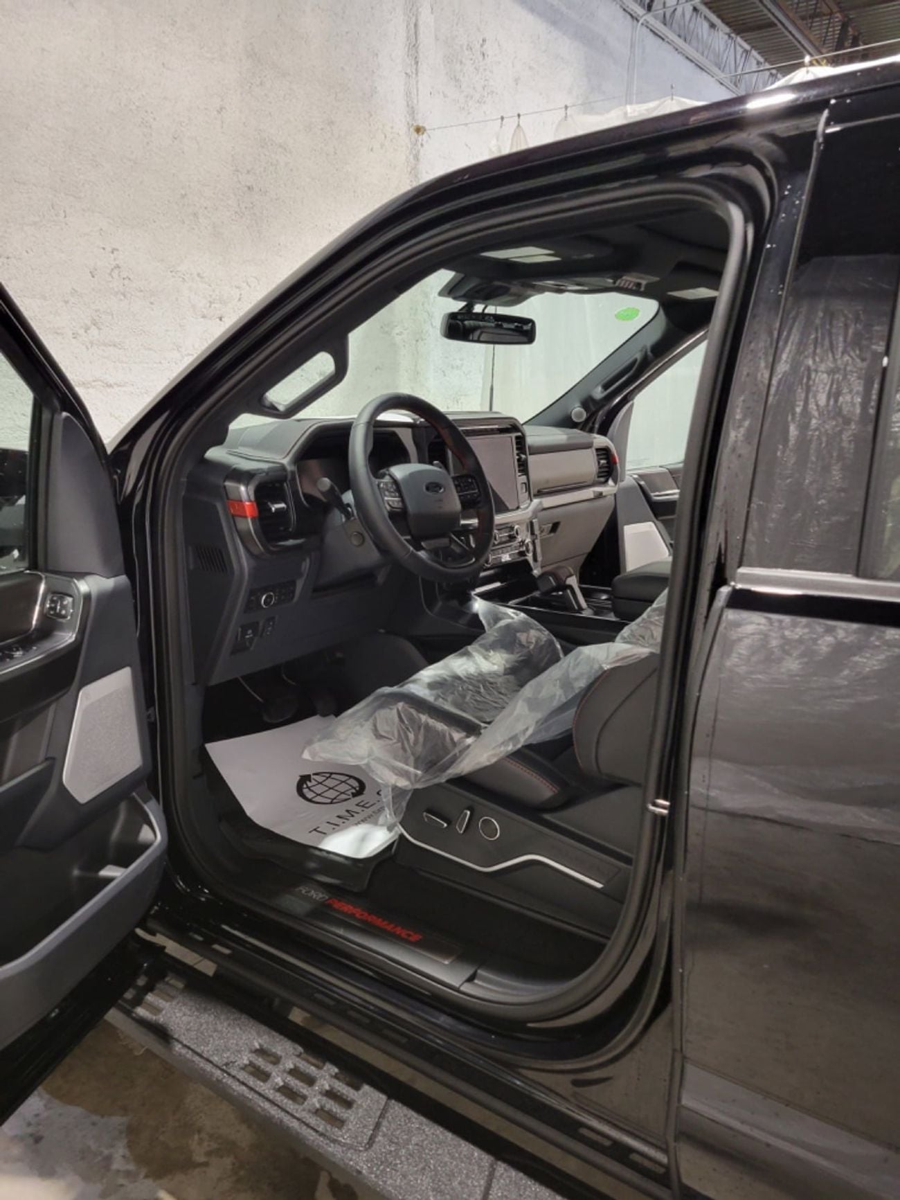 فورد F 150 PLATINUM سيارة جديدة سوبر كرو بمحرك V6 سعة 3.5 لتر