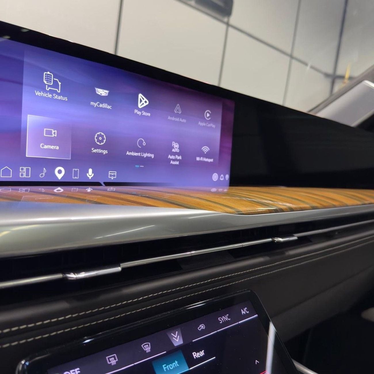 كاديلاك إسكالاد Sport Platinum Cadillac Escalade 2025 مواصفات خليجية
