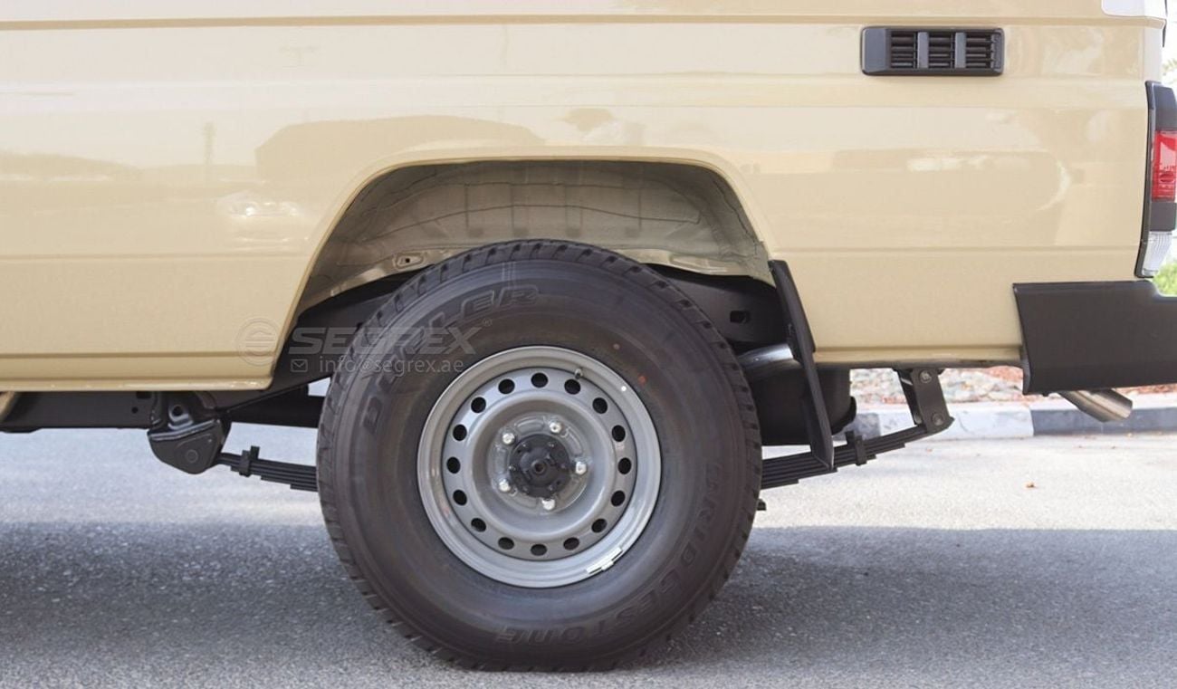 Toyota Land Cruiser 70 LC78 Hardtop . 4.0L . 6-Speed Automatic . Petrol . 4WD . 8 Seats . 3 Doors For Export