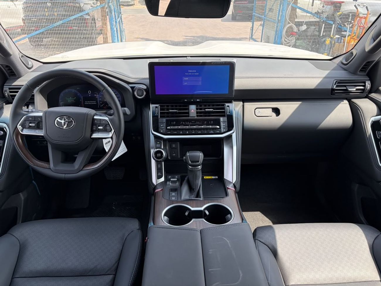 Toyota Land Cruiser VX LC300 VX TWIN TURBO || 3.5L V6 PETROL | PWR WITH LEATHER SEATS | 360* CAMERA | JBL SOUND SYSTEM | RA