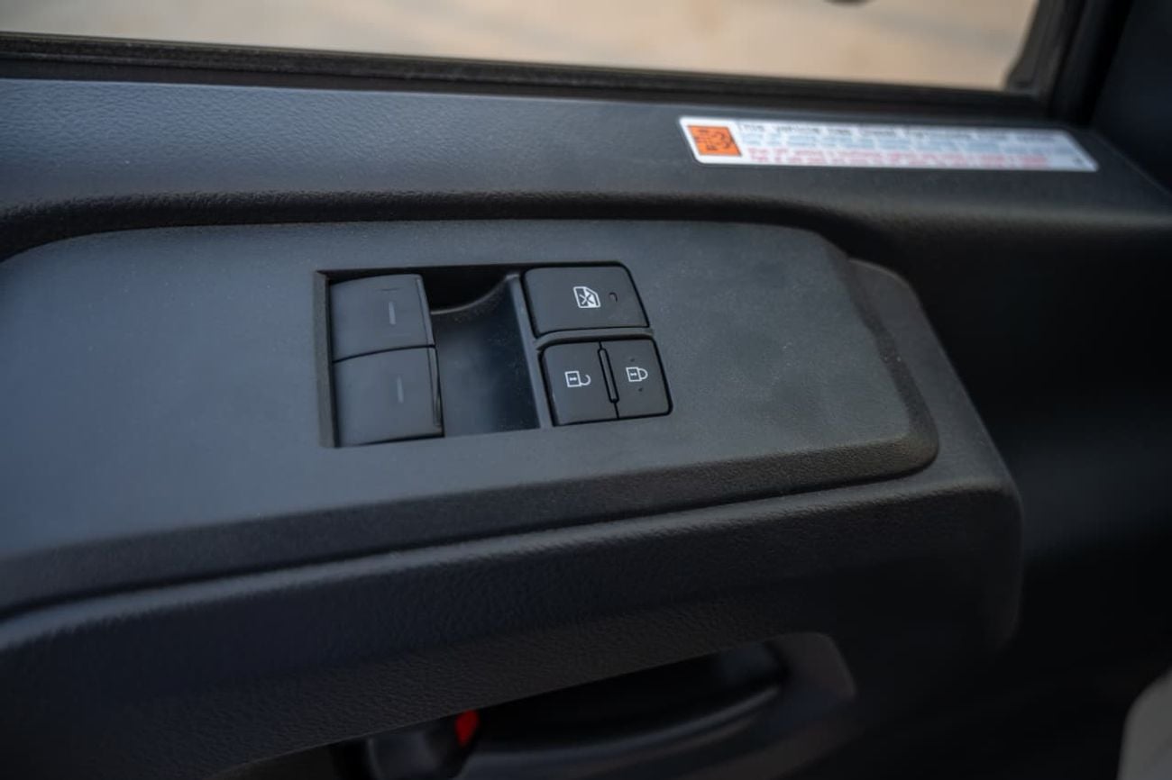 Toyota Hiace DX 2.8L PASSENGER 2026 MODEL GCC