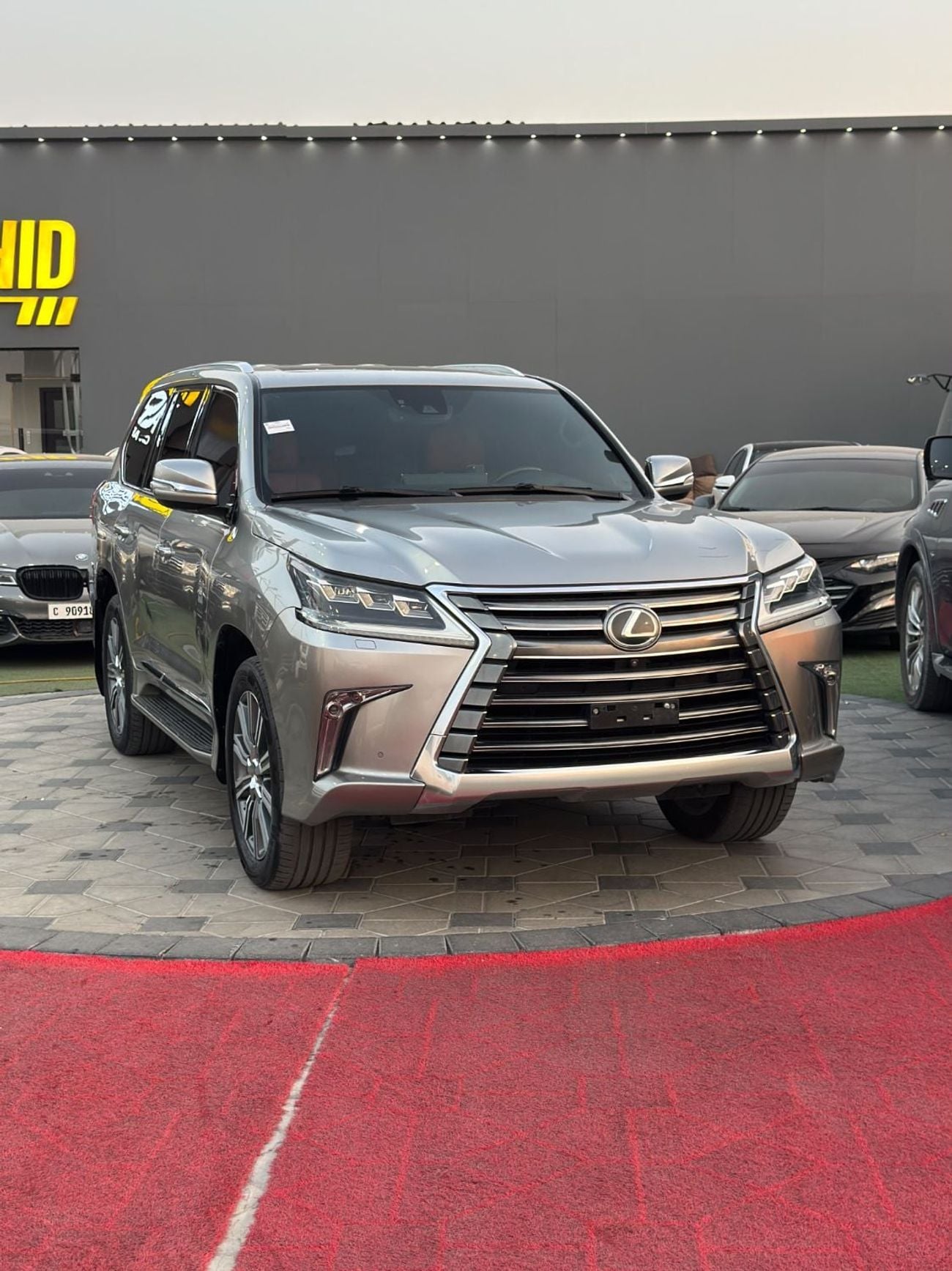 لكزس LX 570 PLATINUM