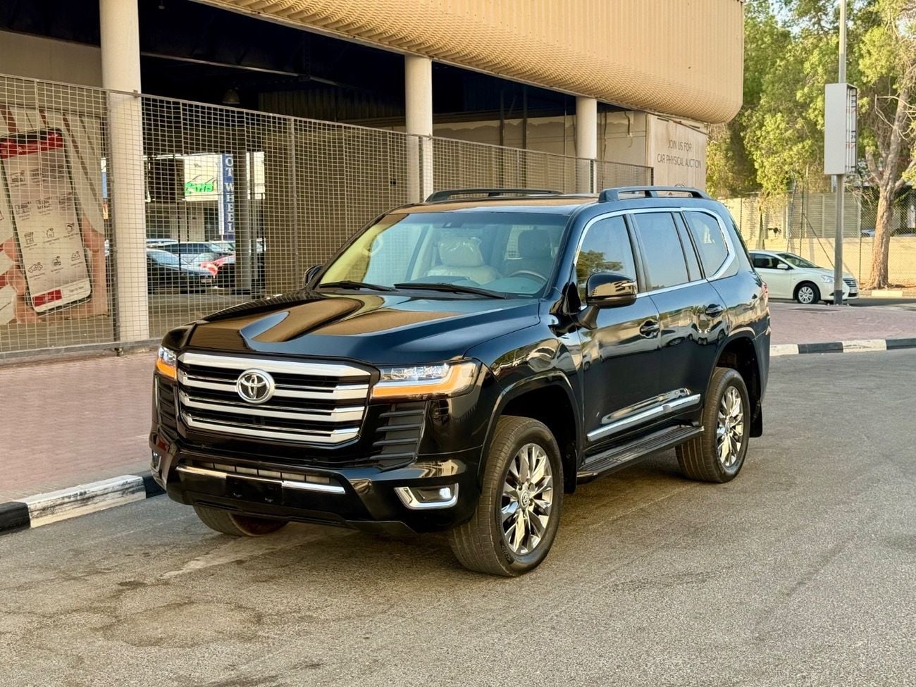Toyota Land Cruiser GXR 2018 V8/4.6 SHAPE CHANGED NEW KIT 2026