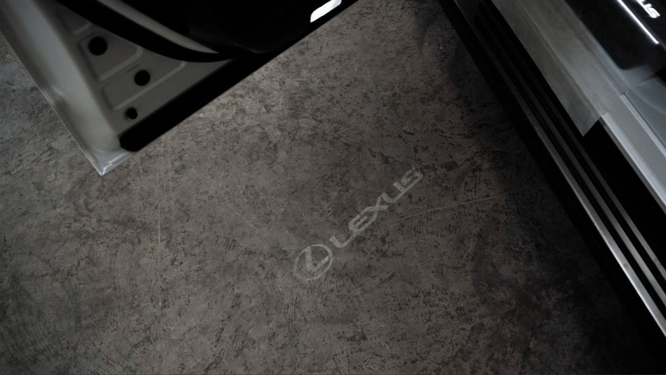 لكزس LX 700h SIGNATURE
