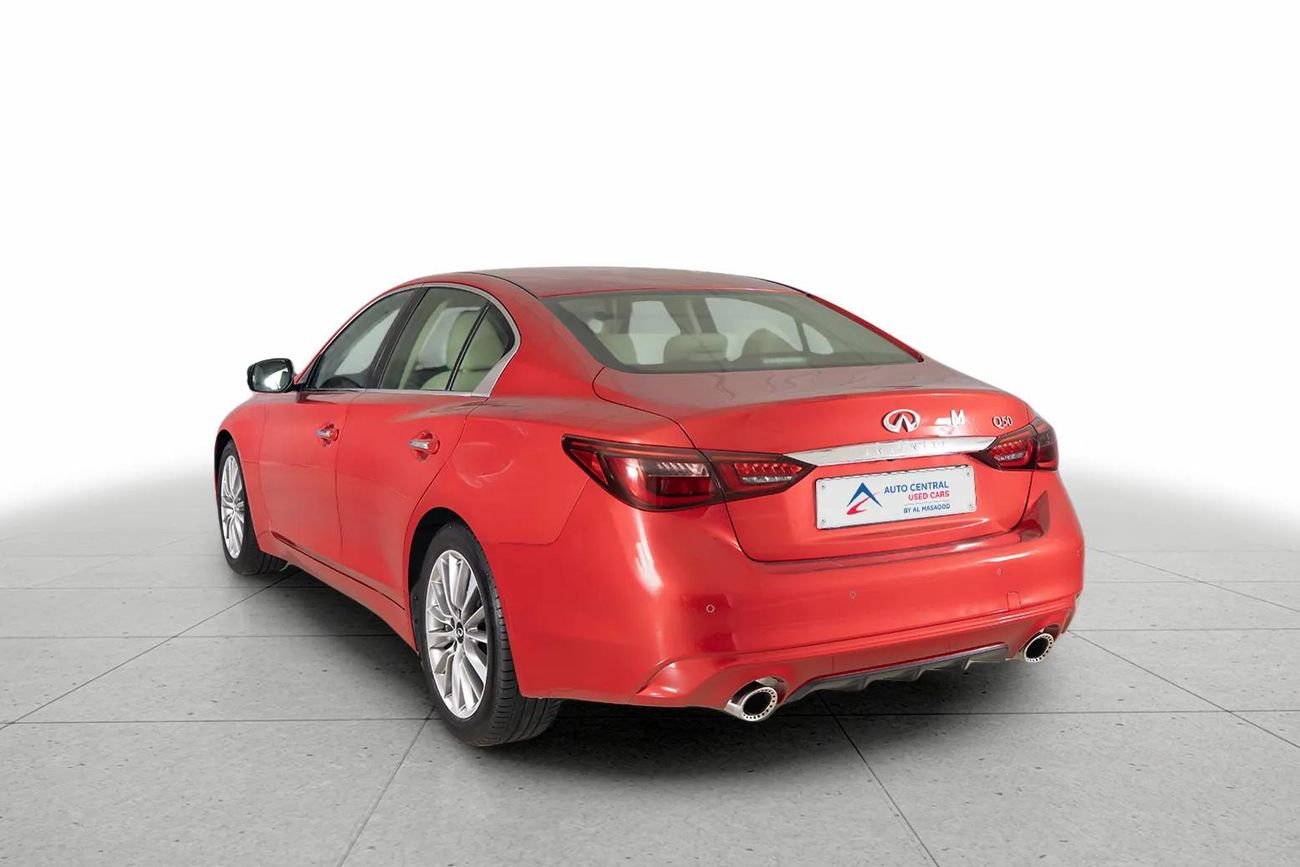 Infiniti Q50 LUXE 3.0