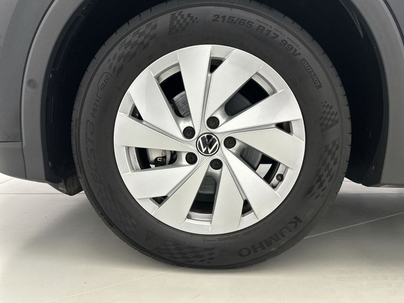 Volkswagen Tiguan LIFE Tiguan Life with Rear View Camera 1.4L | All-New Generation Design | VW Certified | Apple CarPlay